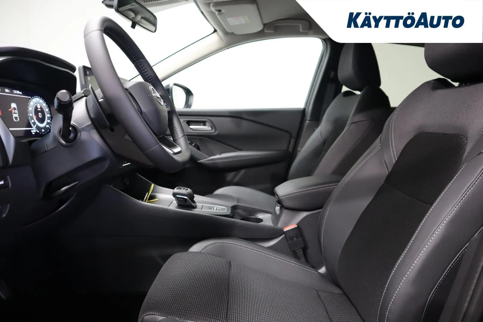 Nissan Qashqai SZY-919 carousel image