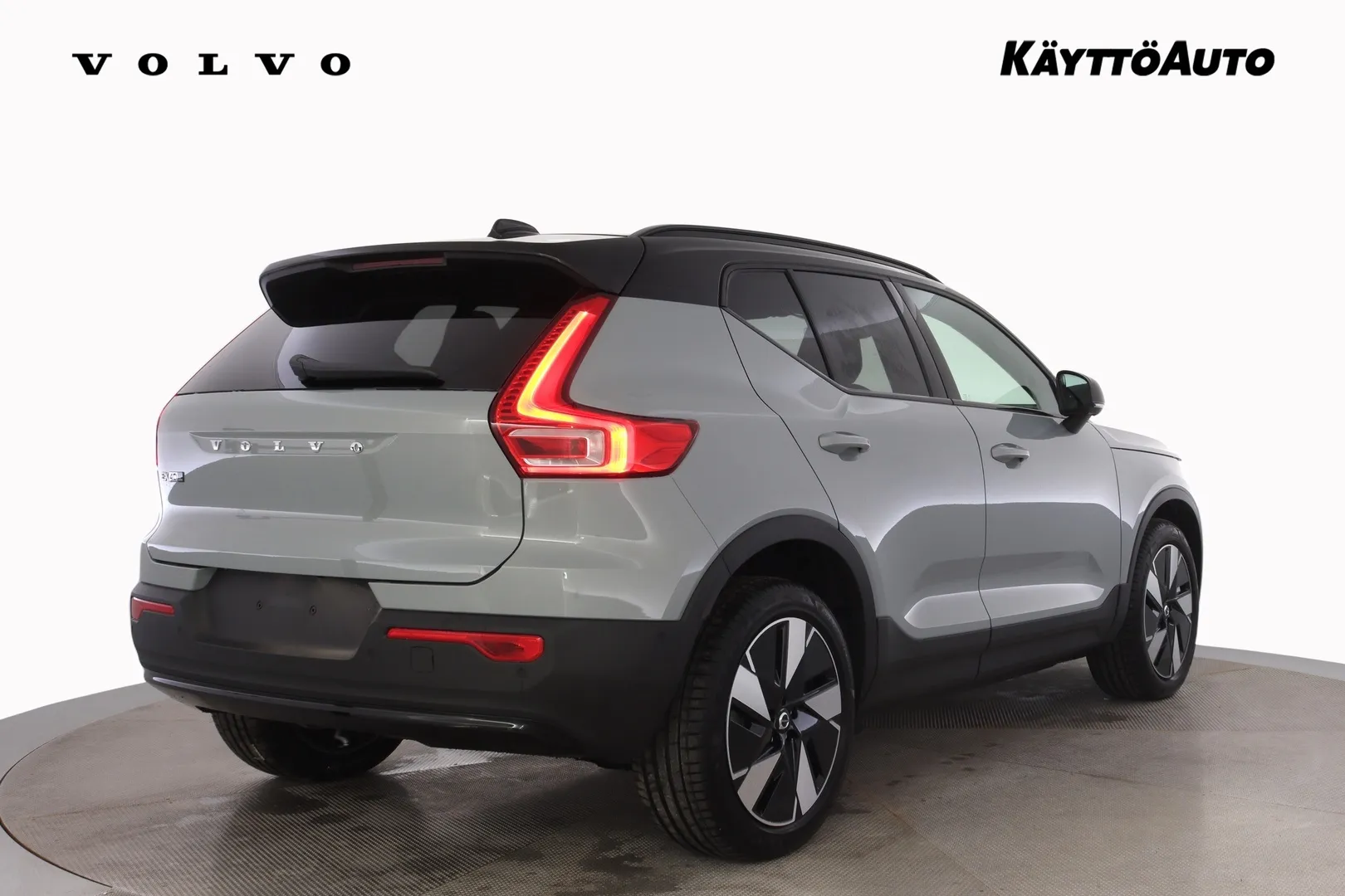 Volvo EX40 SZY-408 carousel image