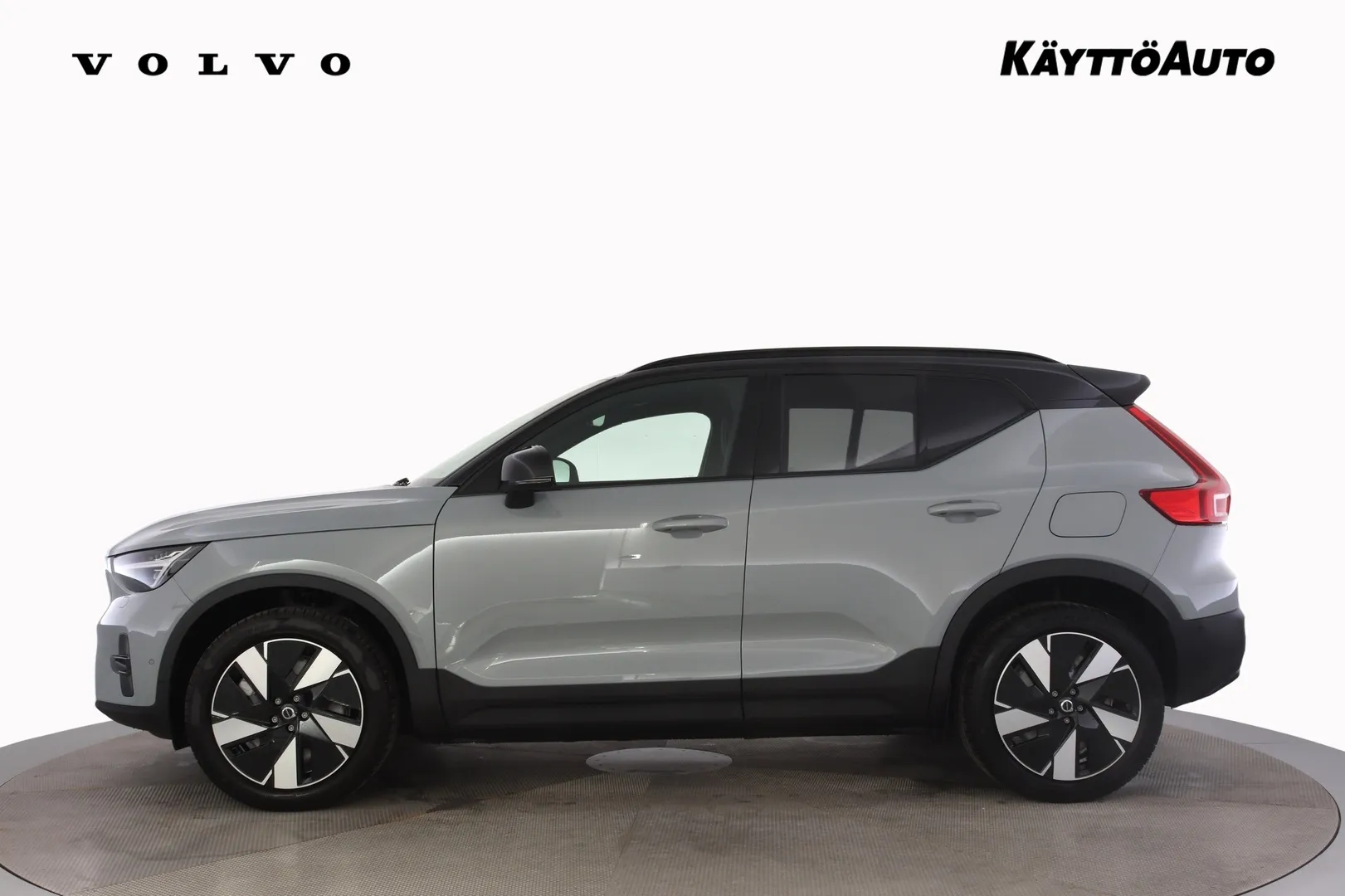 Volvo EX40 SZY-408 carousel image