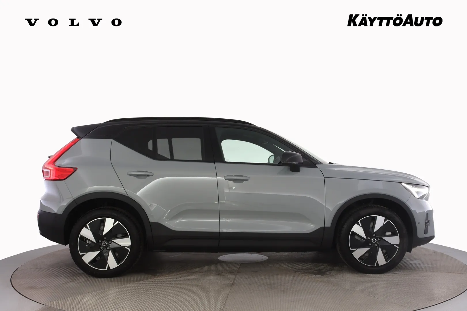 Volvo EX40 SZY-408 carousel image