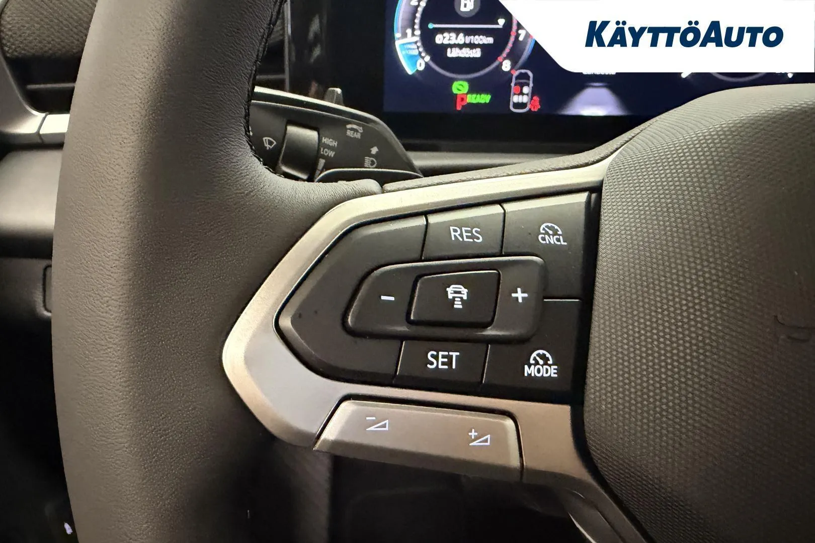 Volkswagen T-Roc KYO-573 carousel image