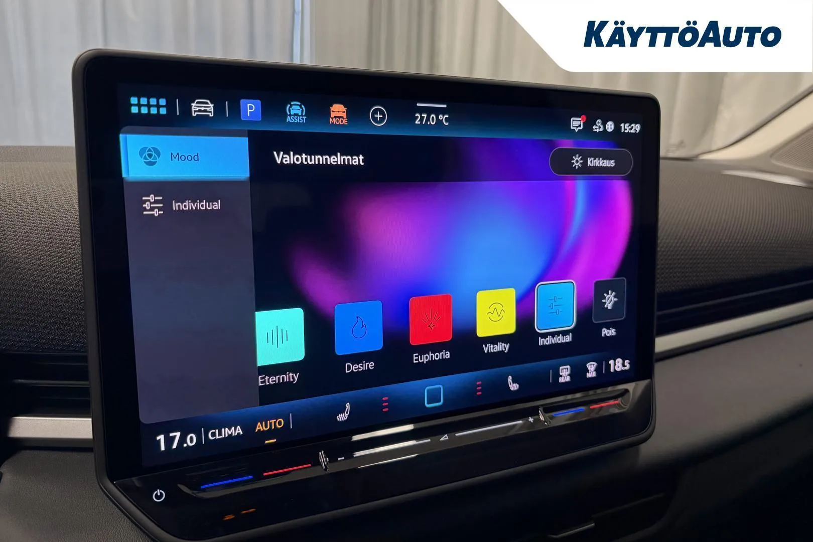 Volkswagen T-Roc KYO-573 carousel image