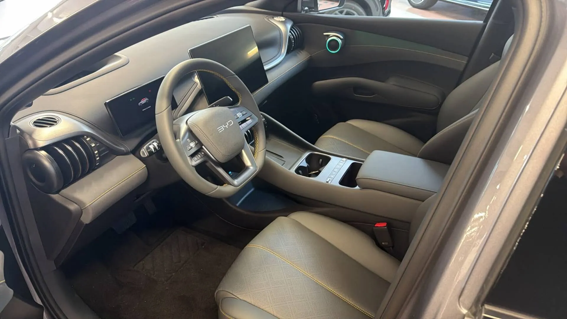 BYD Atto 3 SSL-805 carousel image