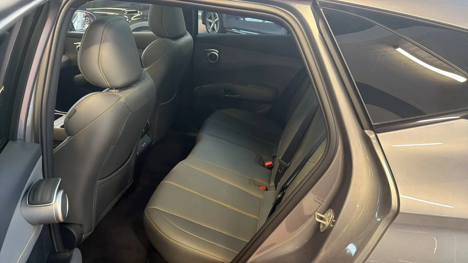 BYD Atto 3 SSL-805 carousel image