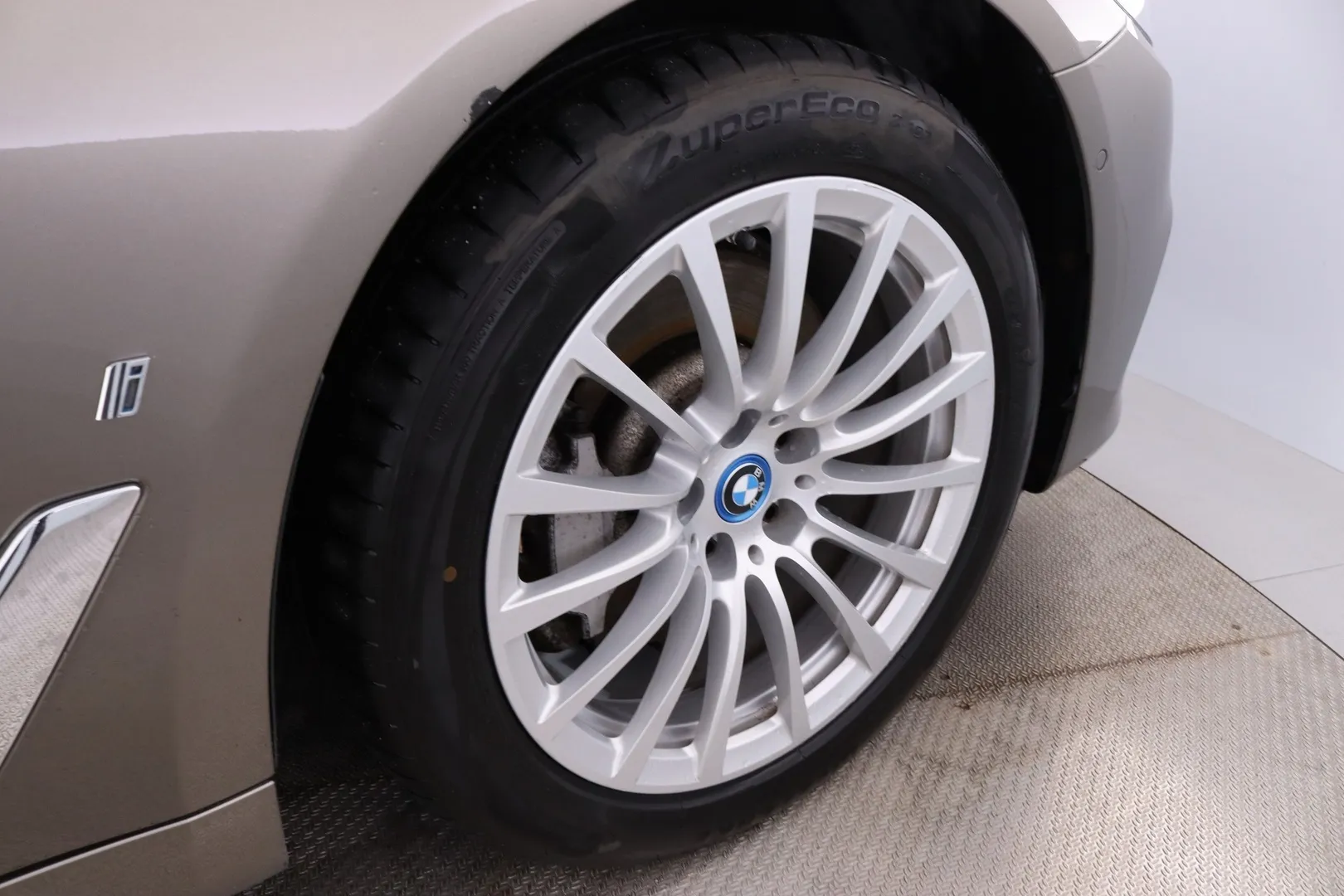 BMW 530 BUP-612 carousel image