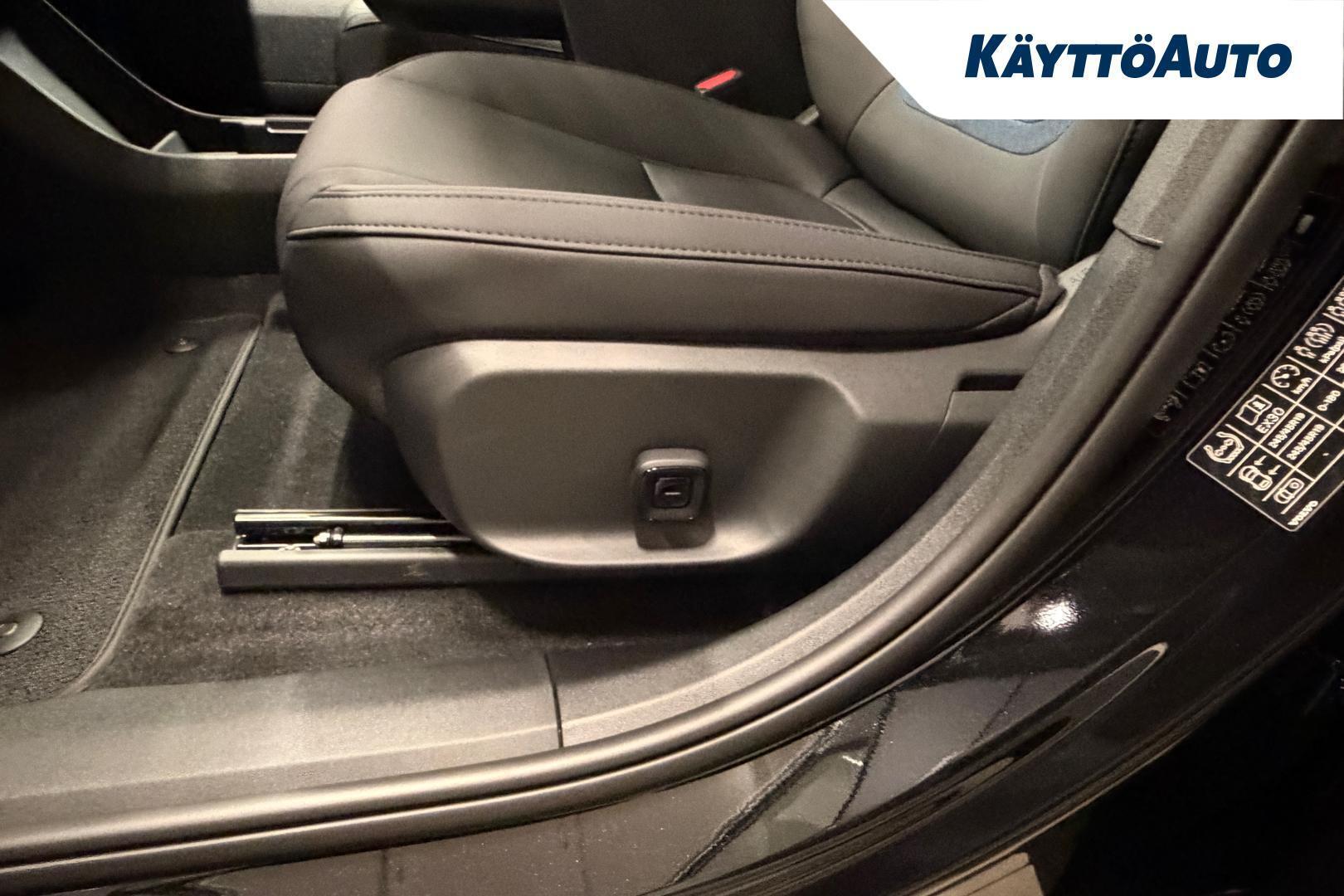 Volvo EX30 P8 AWD Plus Black Edition 2027, kuva 7/20