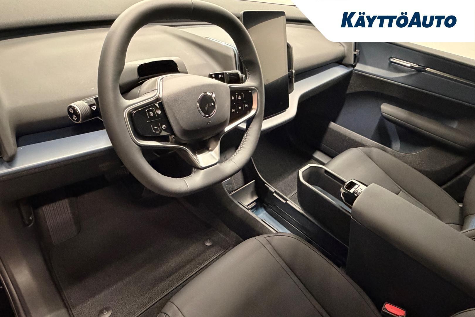 Volvo EX30 P8 AWD Plus Black Edition 2027, kuva 6/20