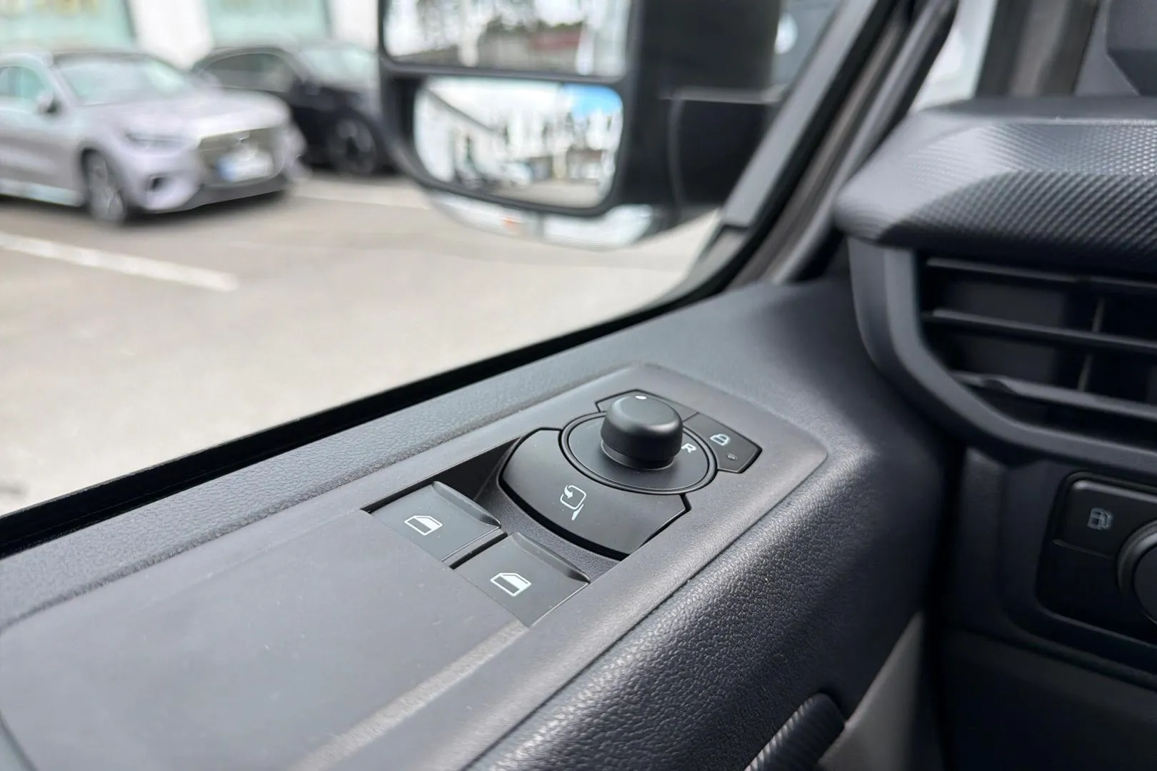 FORD TRANSIT CUSTOM JOS-746 carousel image