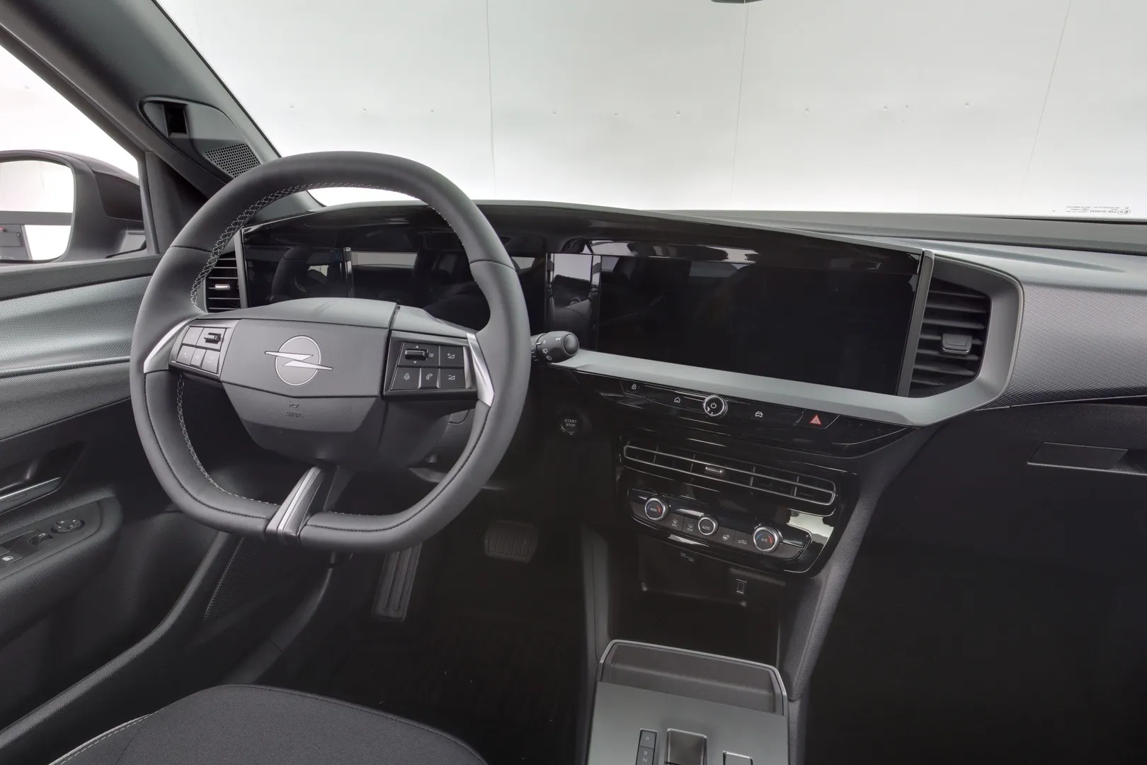 Opel Mokka MSJ-791 carousel image