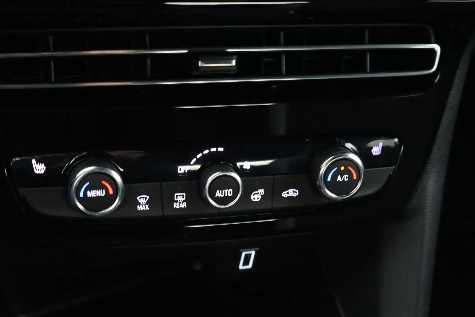 Opel Mokka MSJ-791 carousel image
