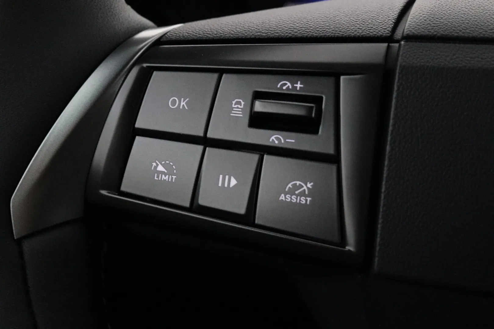 Opel Mokka MSJ-791 carousel image