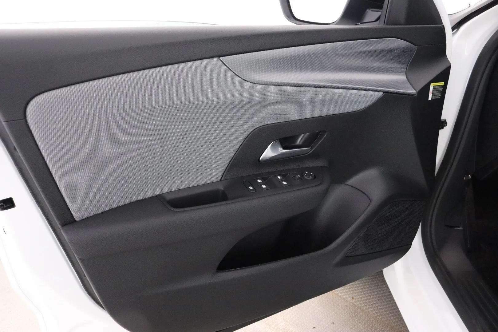 Opel Mokka MSJ-791 carousel image
