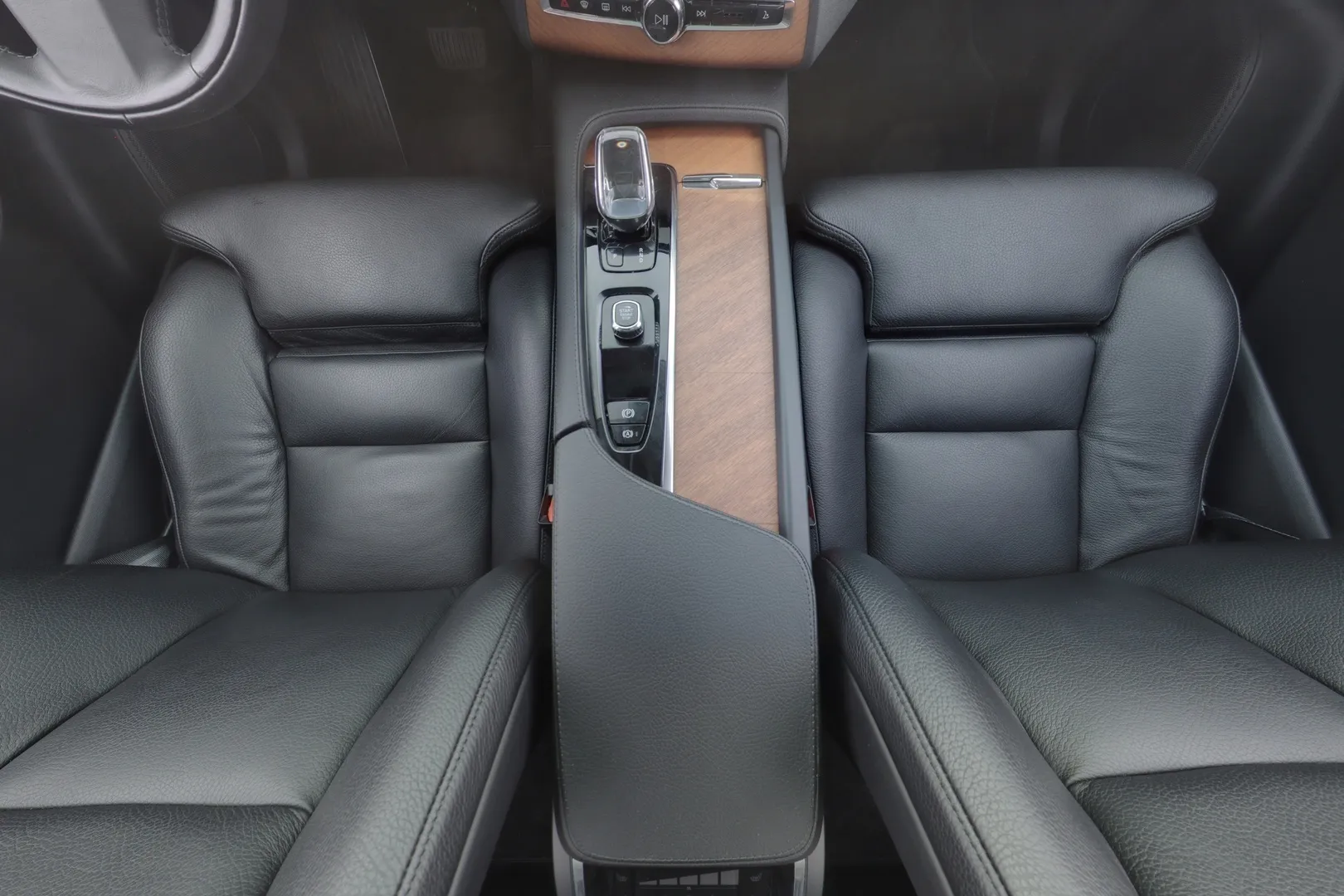 Volvo XC90 FOV-706 carousel image