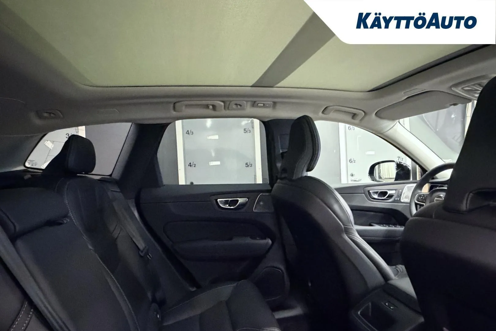 Volvo XC60 SZY-407 carousel image