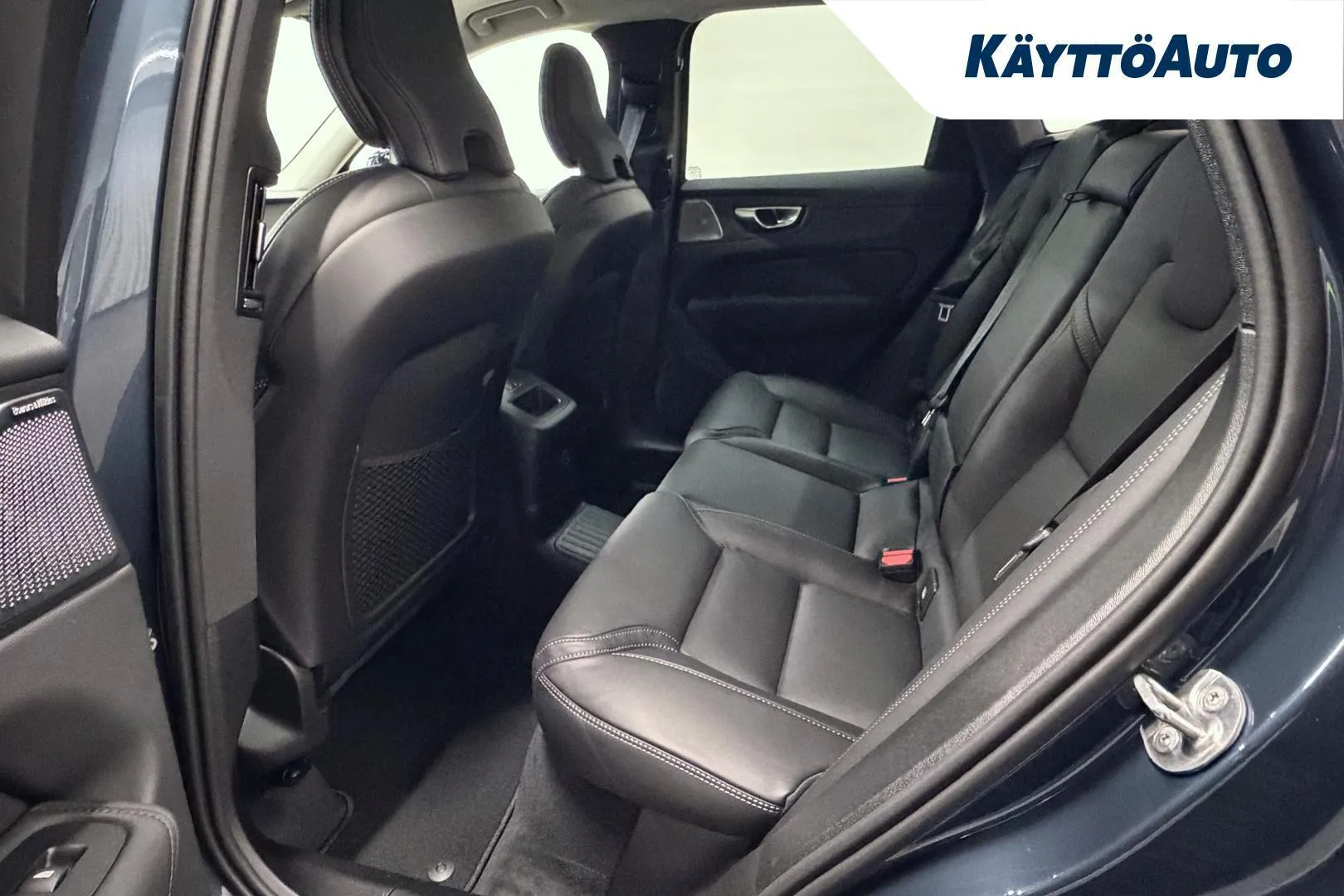 Volvo XC60 SZY-407 carousel image