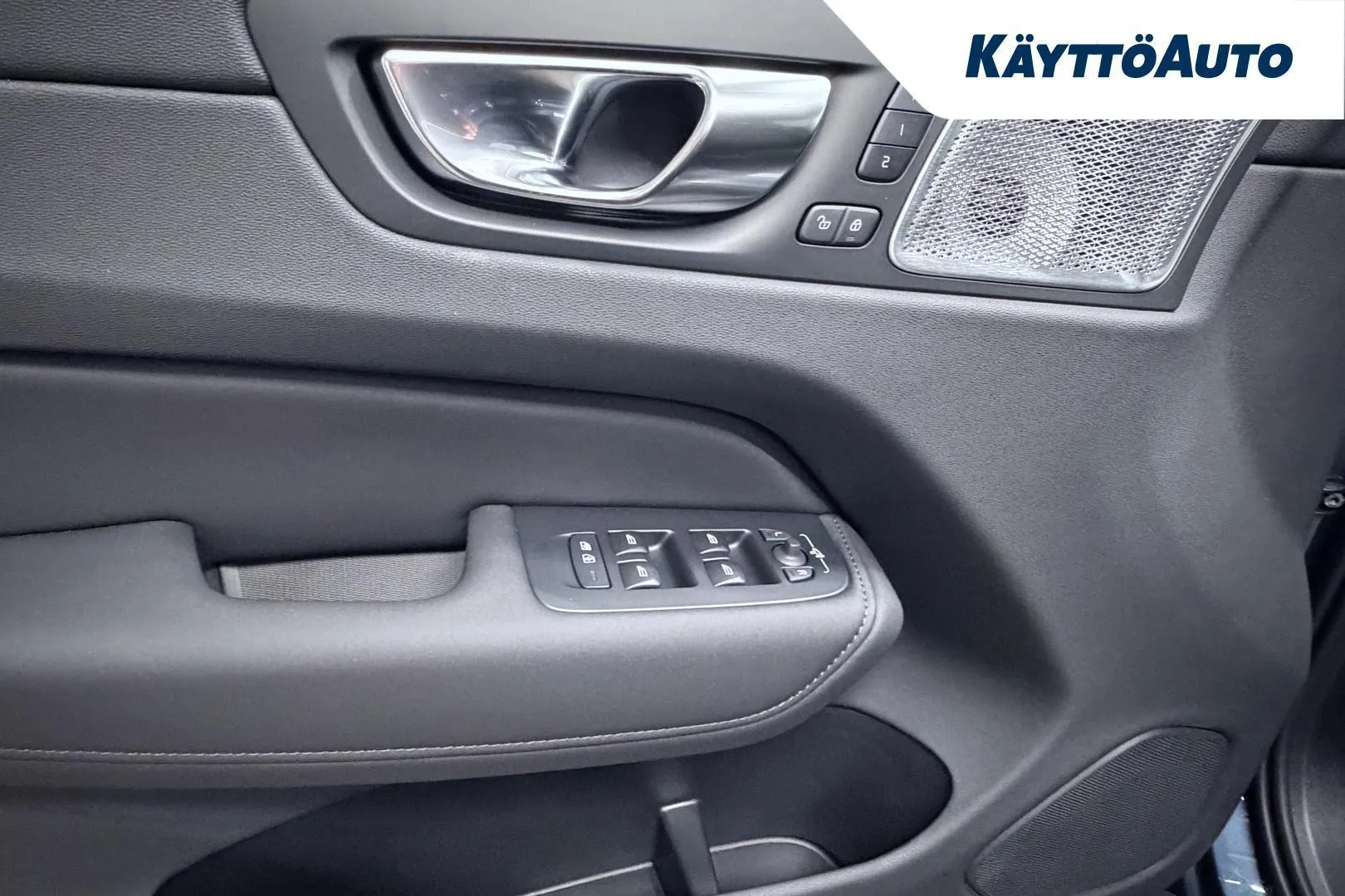 Volvo XC60 SZY-407 carousel image