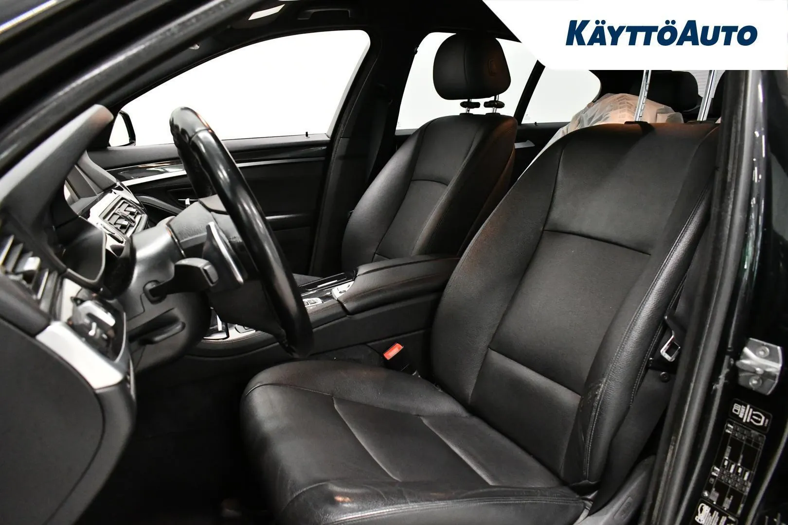 BMW 530 KTS-411 carousel image