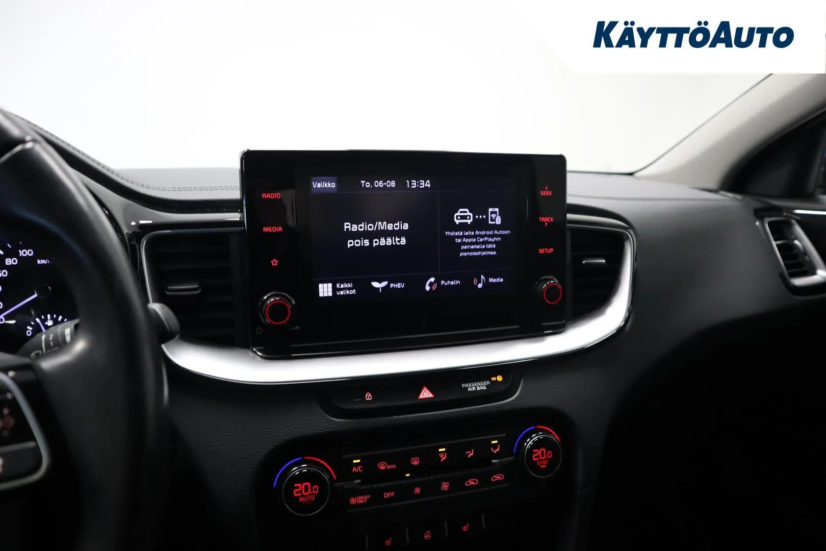 Kia Ceed KUR-176 carousel image