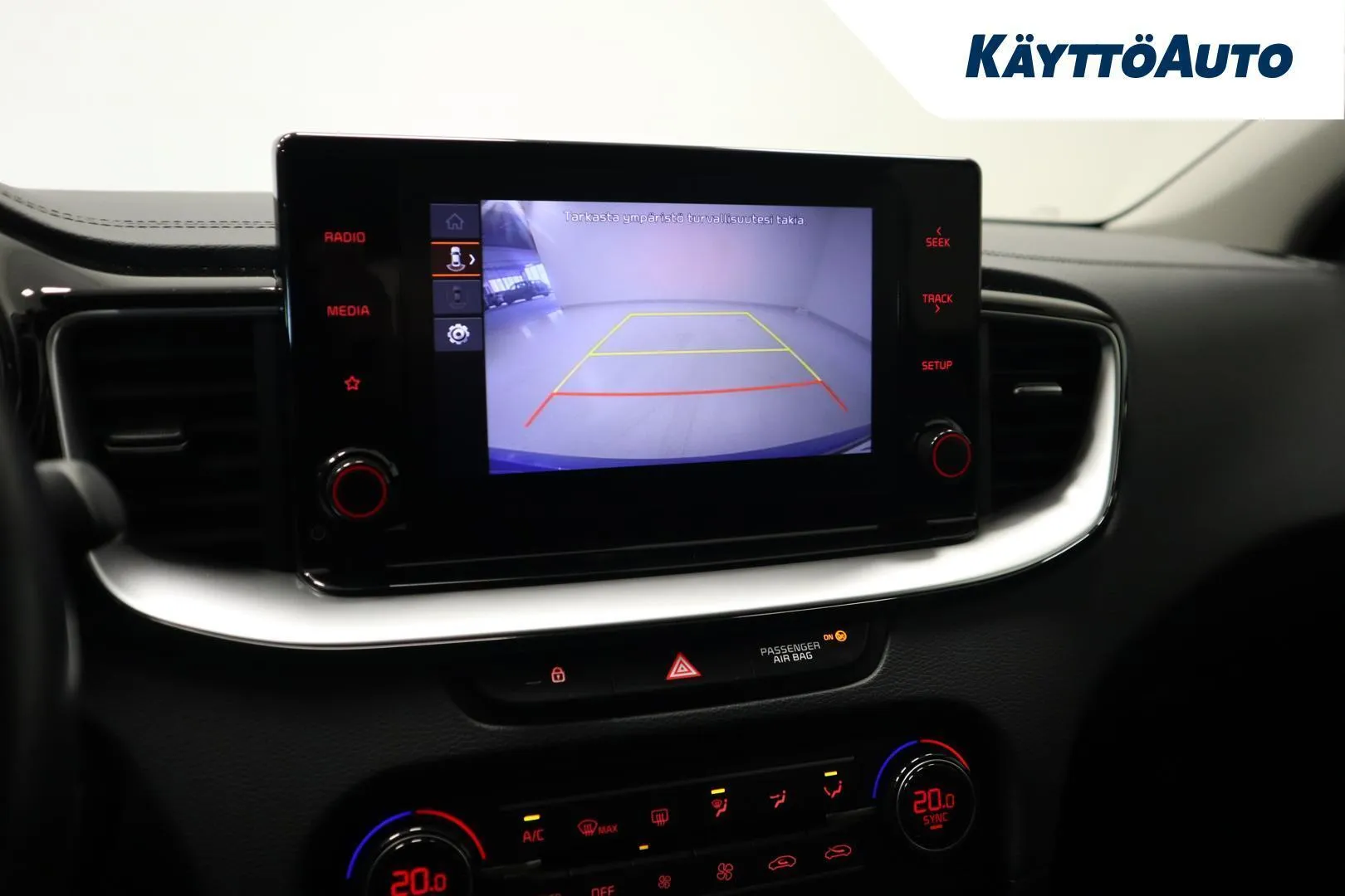 Kia Ceed KUR-176 carousel image