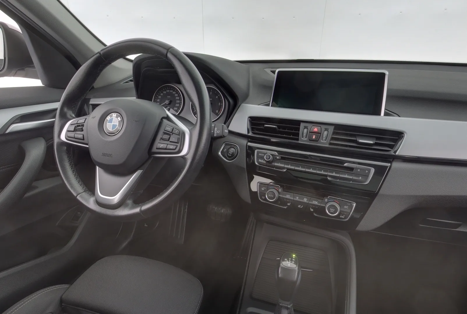 BMW X1 JMH-207 carousel image