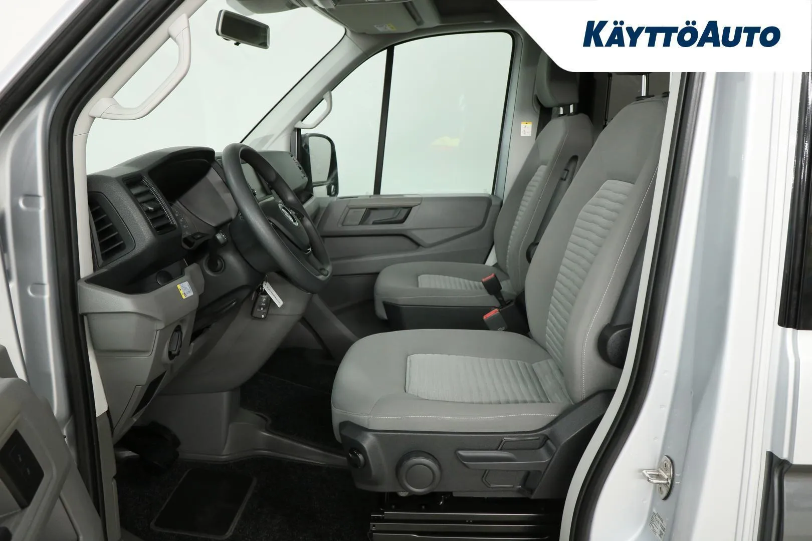 Volkswagen CRAFTER MUY-592 carousel image