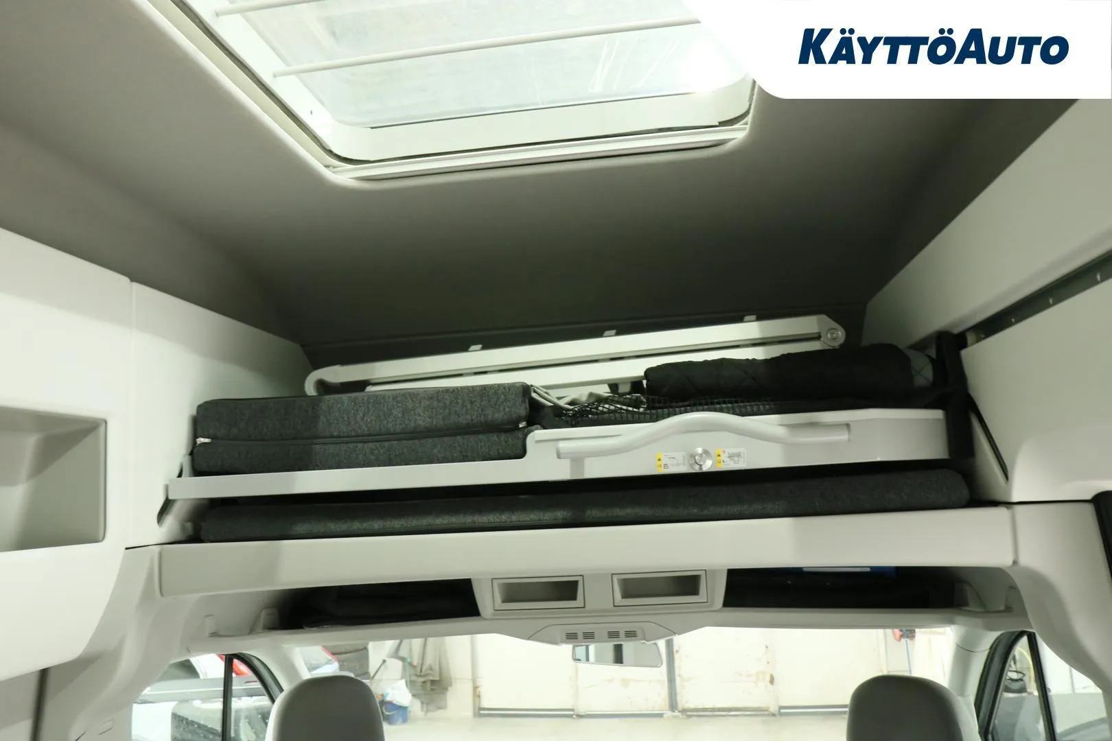 Volkswagen CRAFTER MUY-592 carousel image