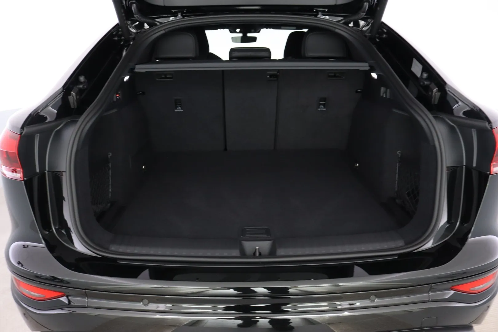 Audi Q6 e-tron FTE-263 carousel image