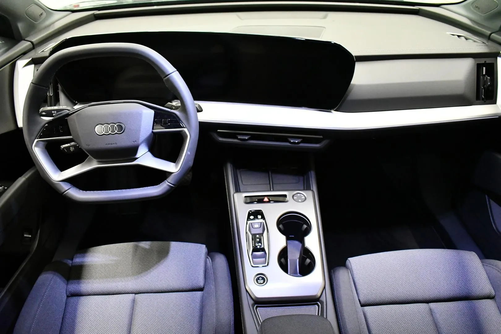 AUDI Q4 e-tron SZT-286 carousel image