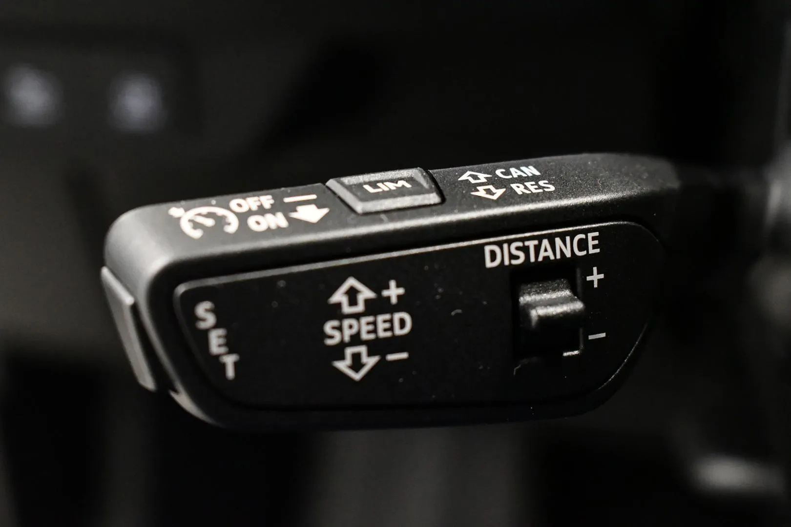 AUDI Q4 e-tron SZT-286 carousel image