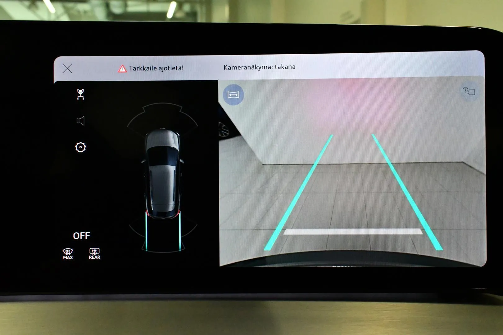 AUDI Q4 e-tron SZT-286 carousel image