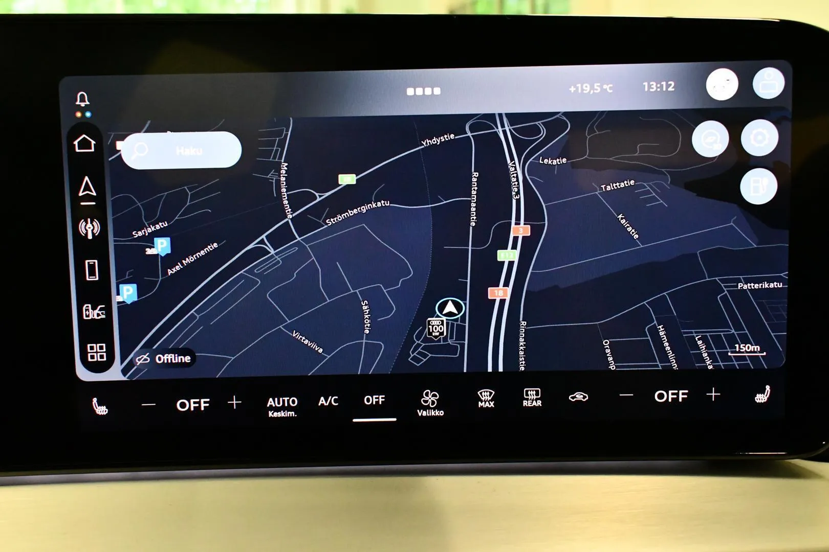 AUDI Q4 e-tron SZT-286 carousel image