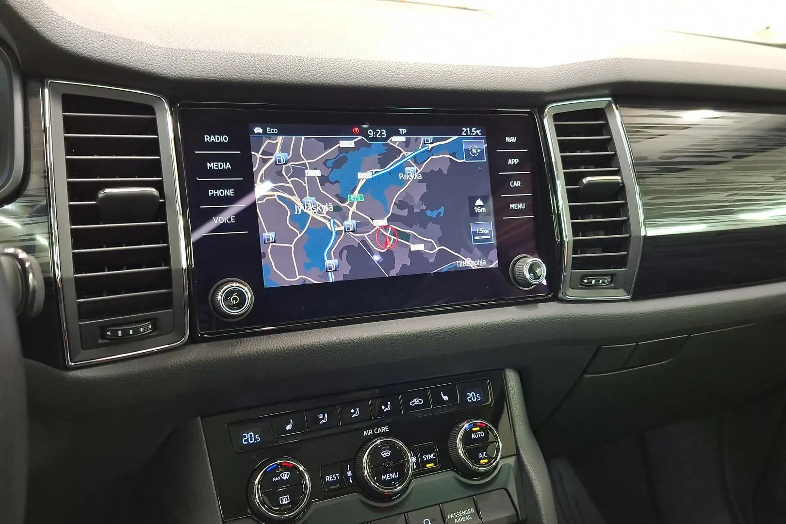 Skoda Kodiaq UZY-699 carousel image