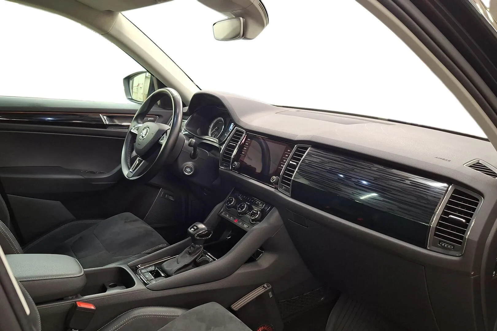Skoda Kodiaq UZY-699 carousel image