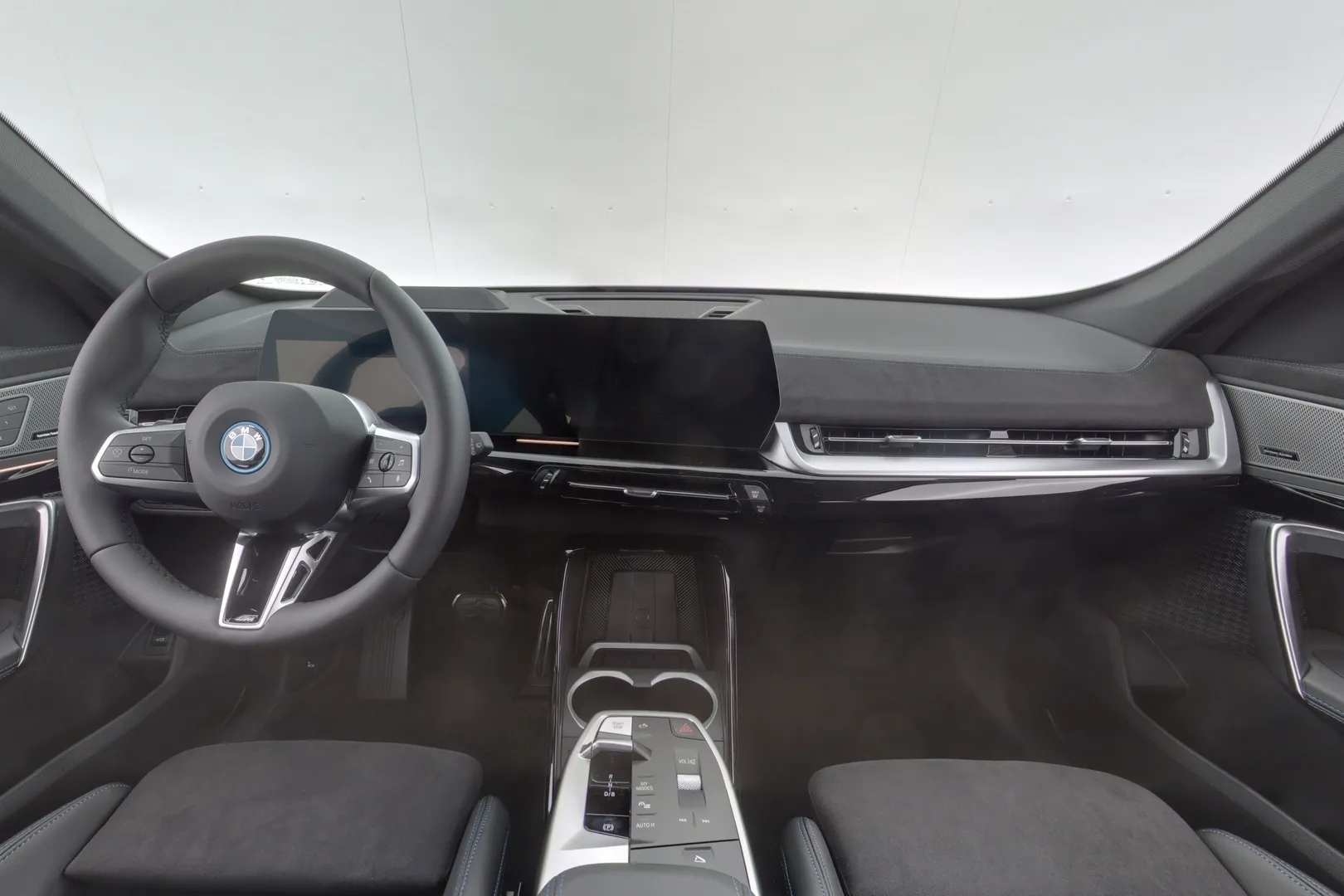 BMW iX1 ITA-966 carousel image