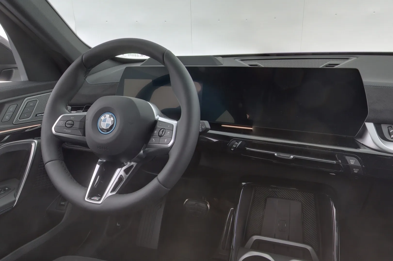 BMW iX1 ITA-966 carousel image