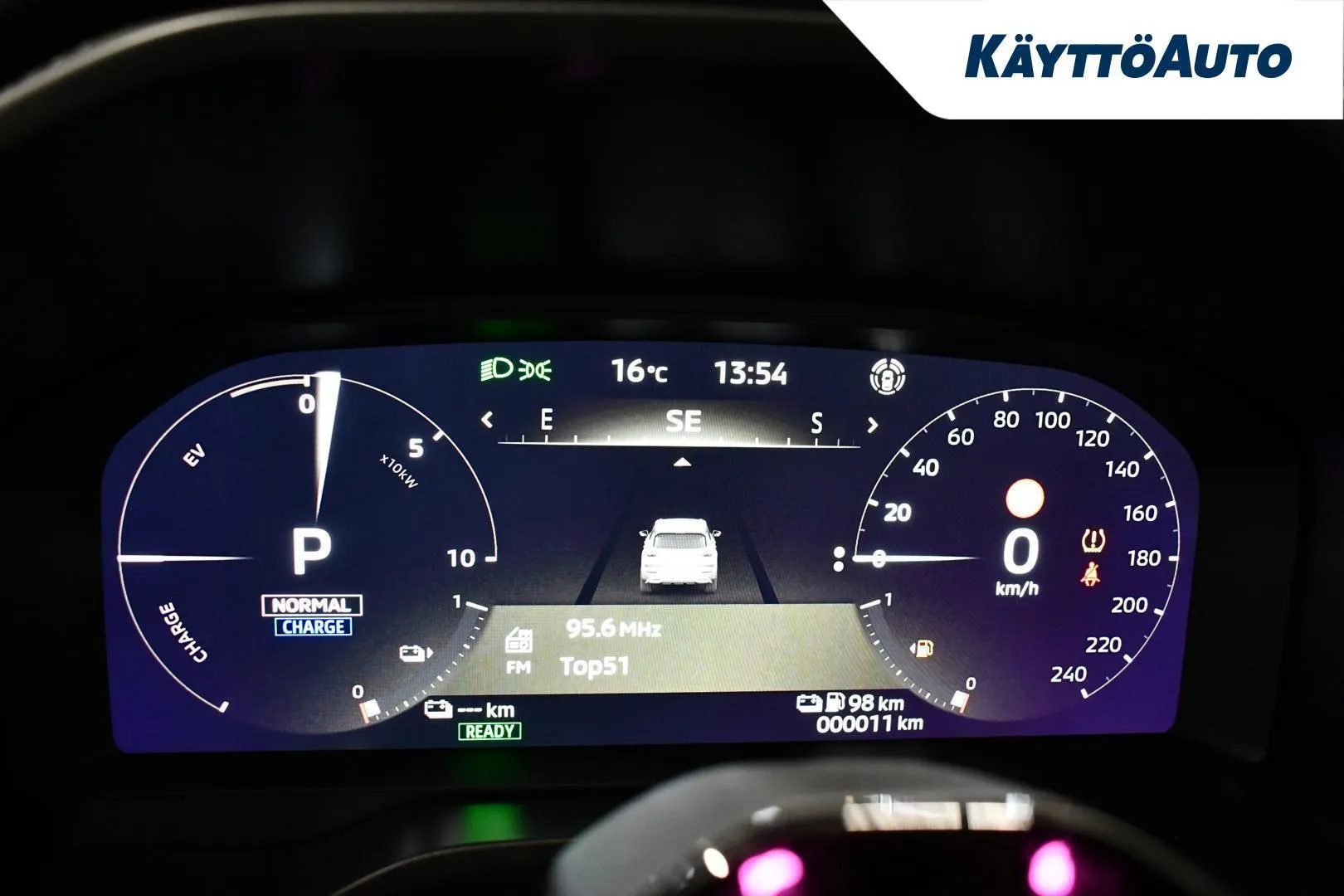 Mitsubishi Outlander YMT-402 carousel image