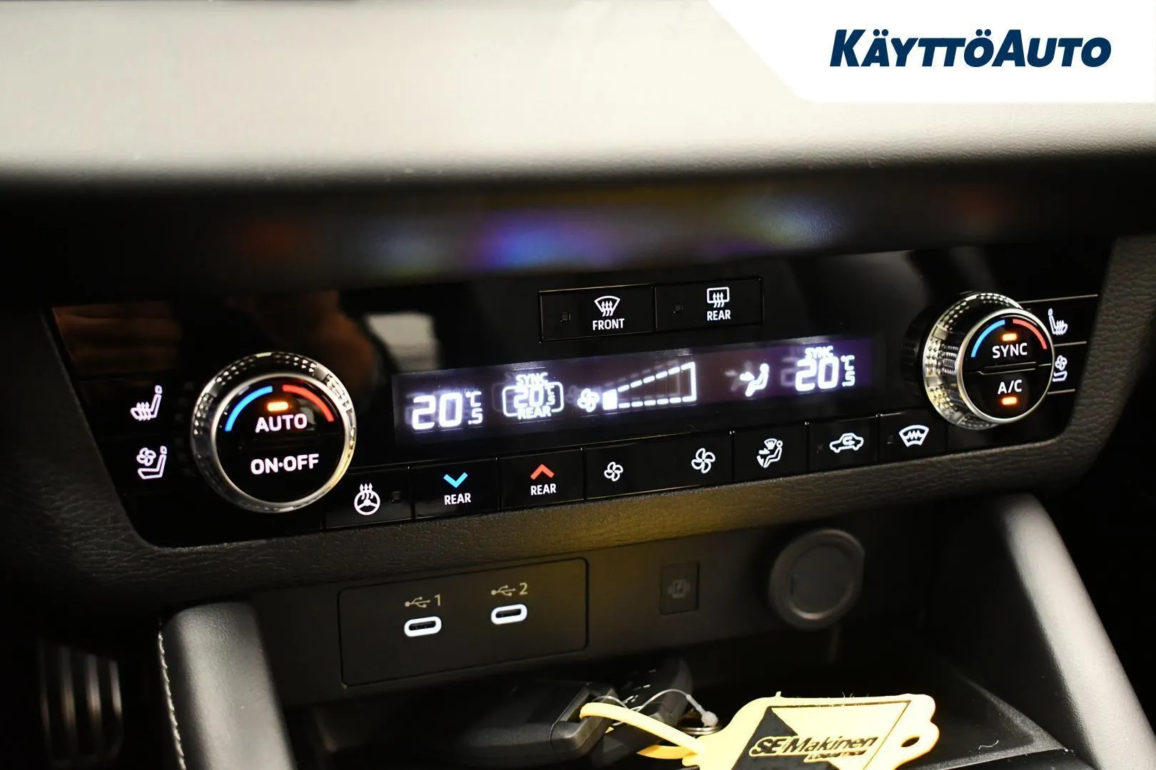 Mitsubishi Outlander YMT-402 carousel image