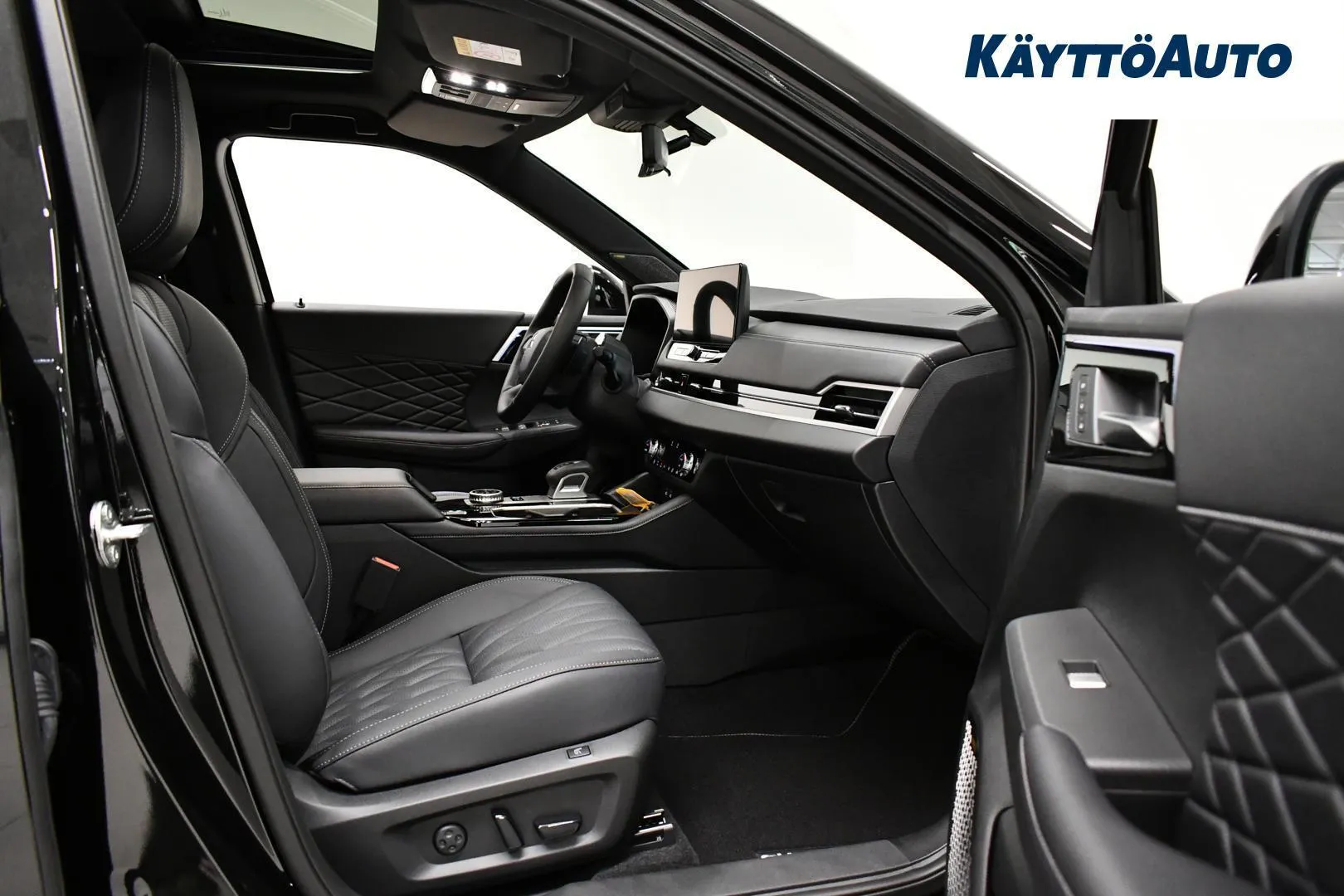 Mitsubishi Outlander YMT-402 carousel image