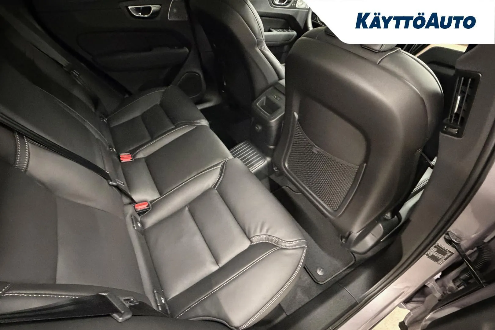 Volvo XC60 FTB-661 carousel image