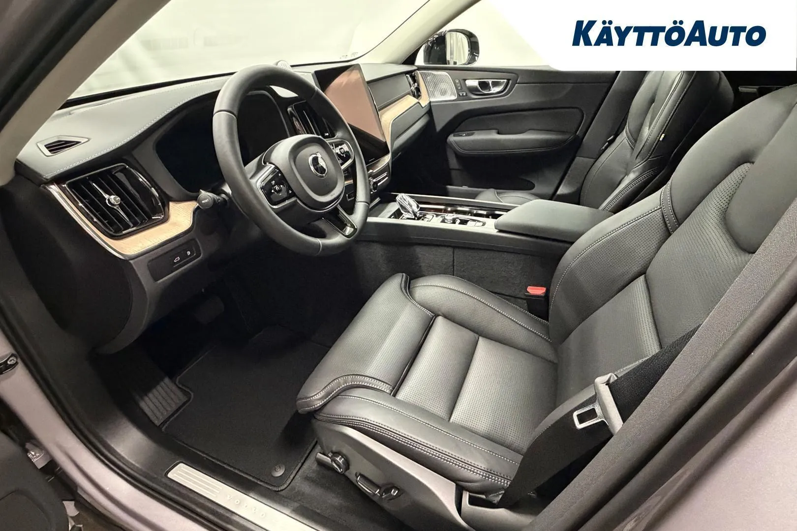 Volvo XC60 FTB-661 carousel image