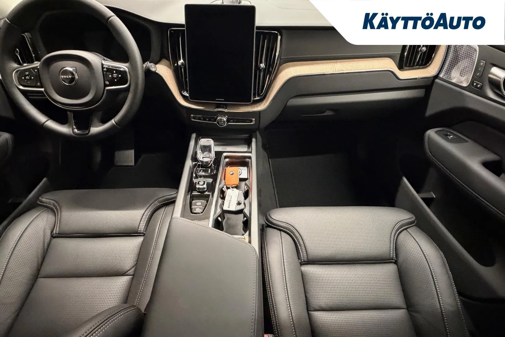 Volvo XC60 FTB-661 carousel image