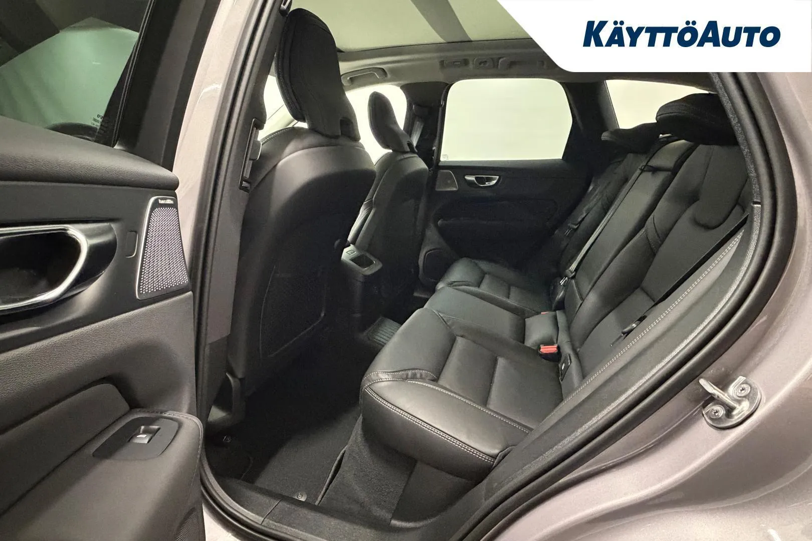 Volvo XC60 FTB-661 carousel image