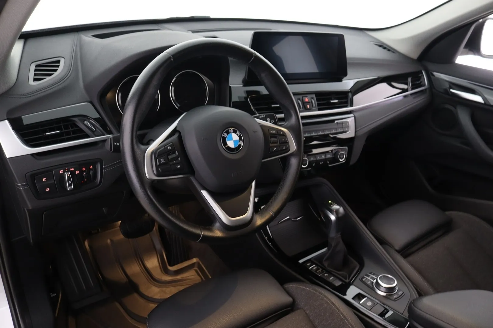 BMW X1 KVU-329 carousel image