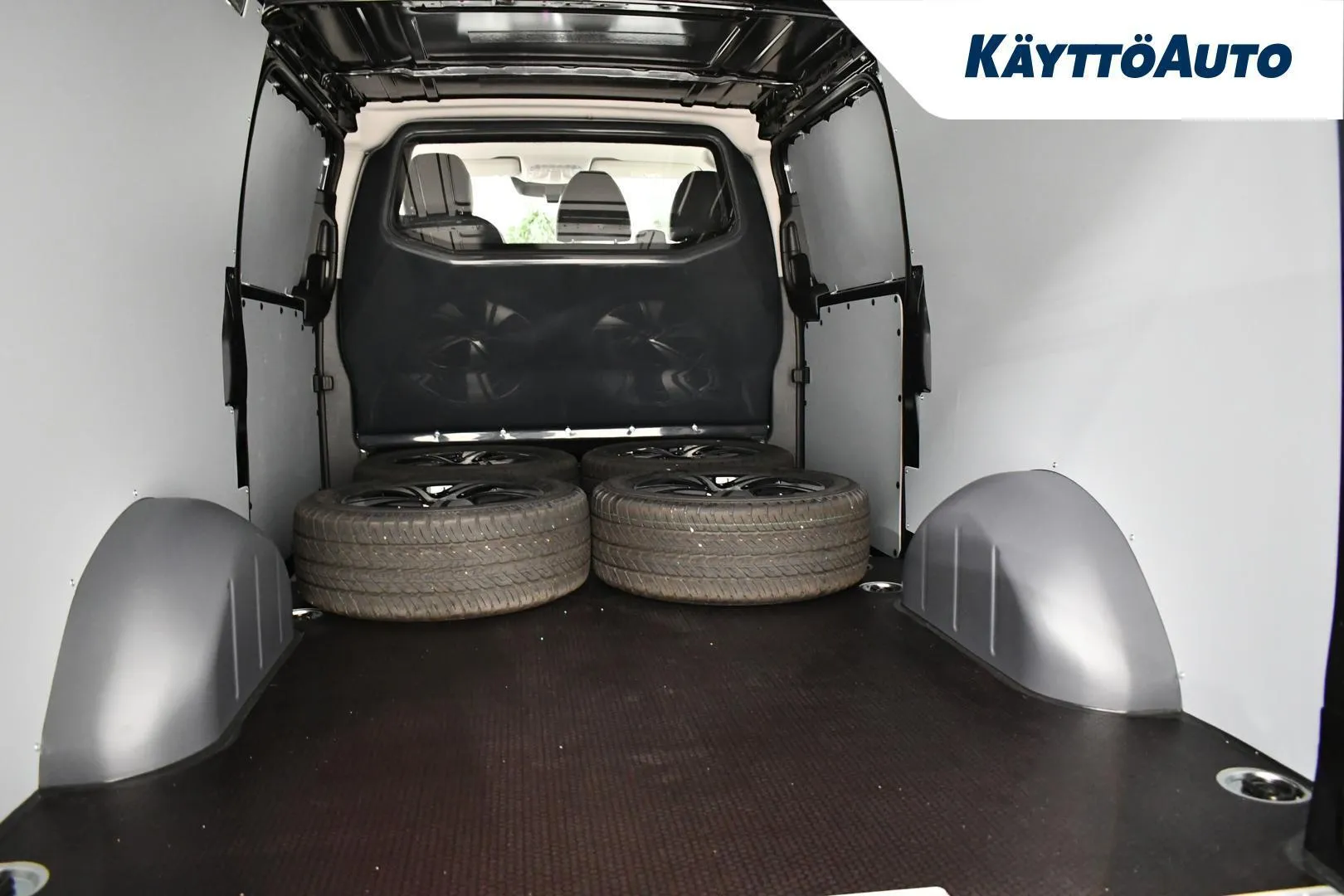 Mercedes-Benz Vito RXT-669 carousel image