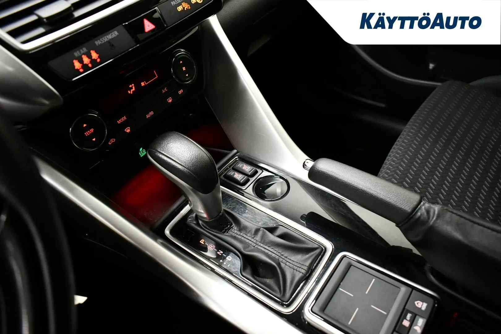 Mitsubishi Eclipse Cross YLC-325 carousel image