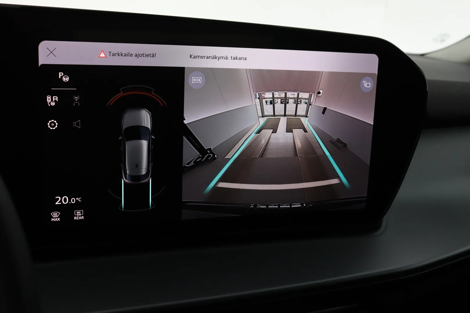 Audi Q3 FTF-624 carousel image