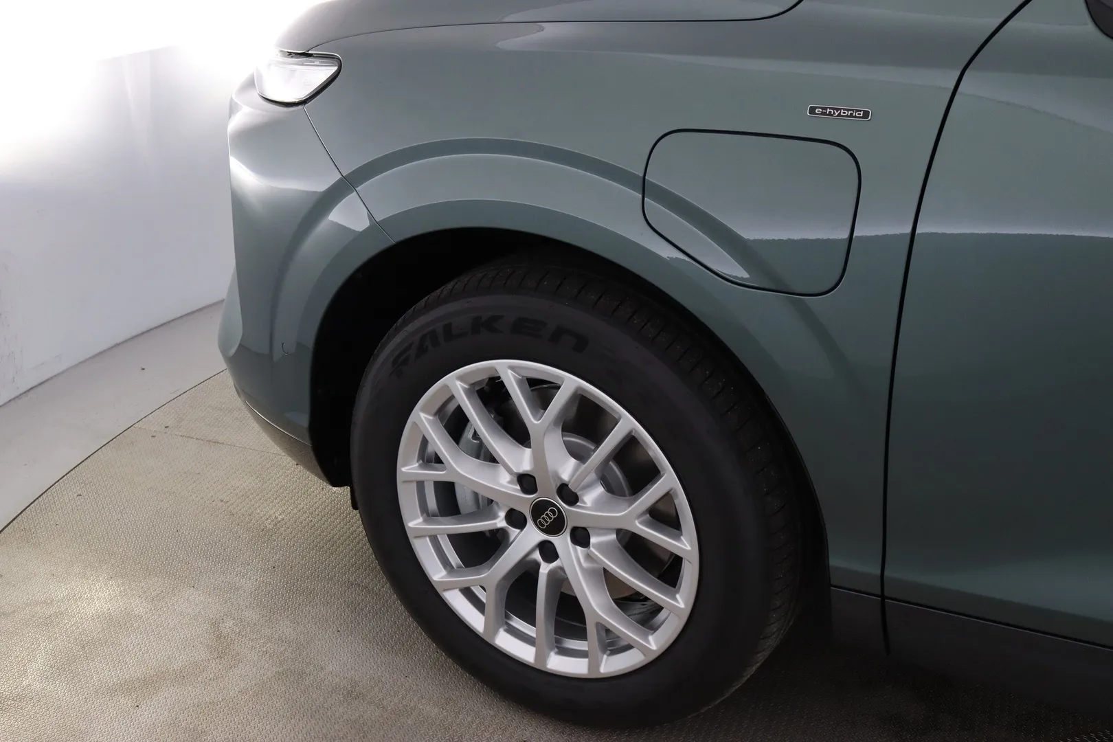 Audi Q3 FTF-624 carousel image