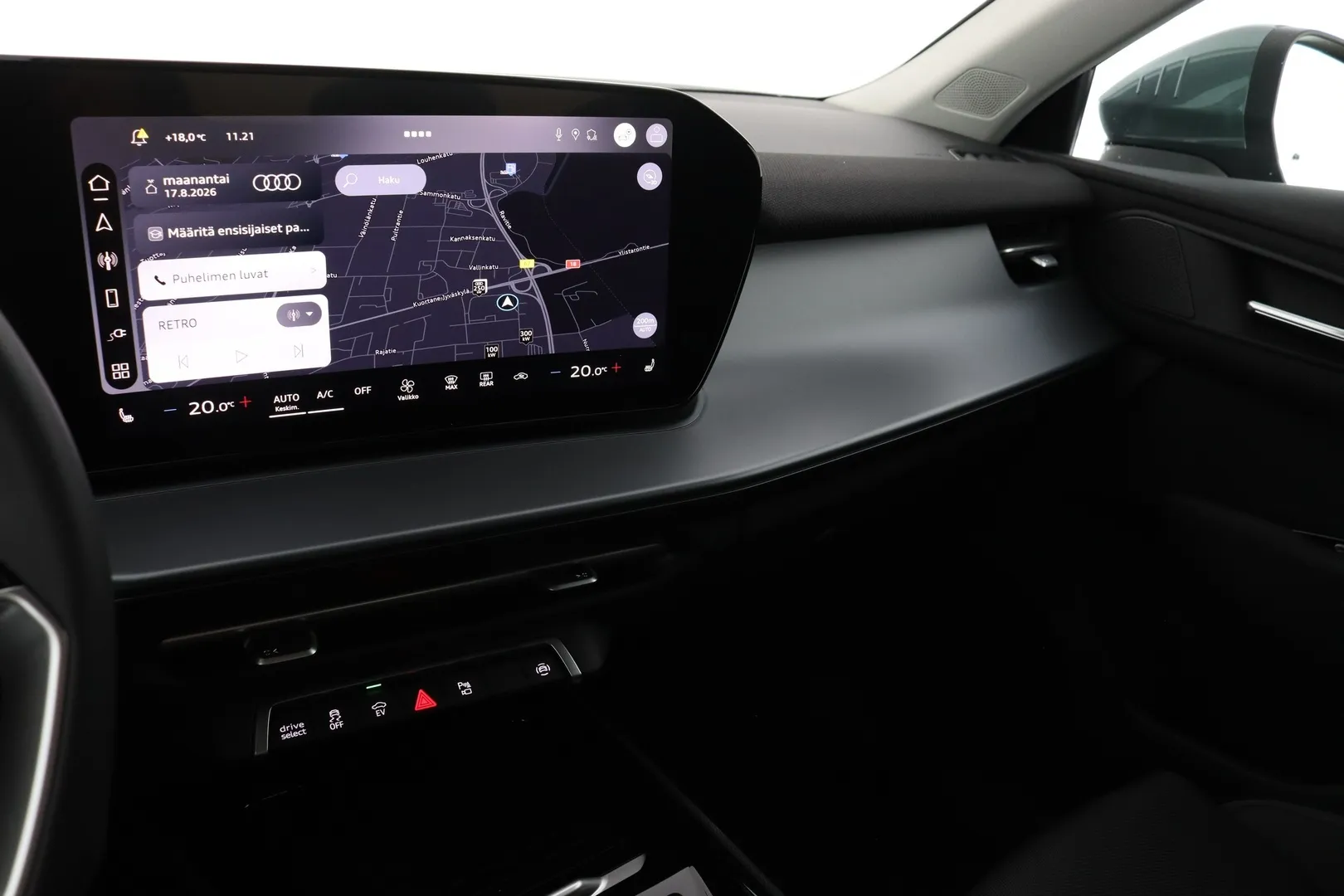 Audi Q3 FTF-624 carousel image