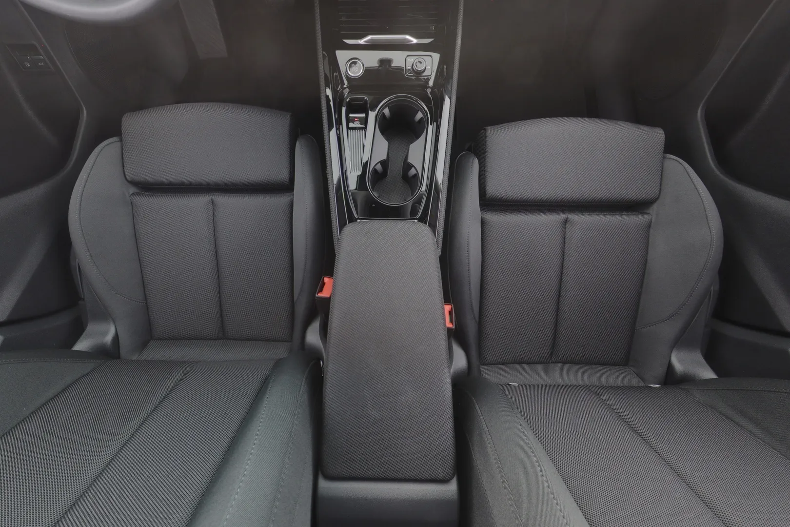 Audi Q3 FTF-624 carousel image