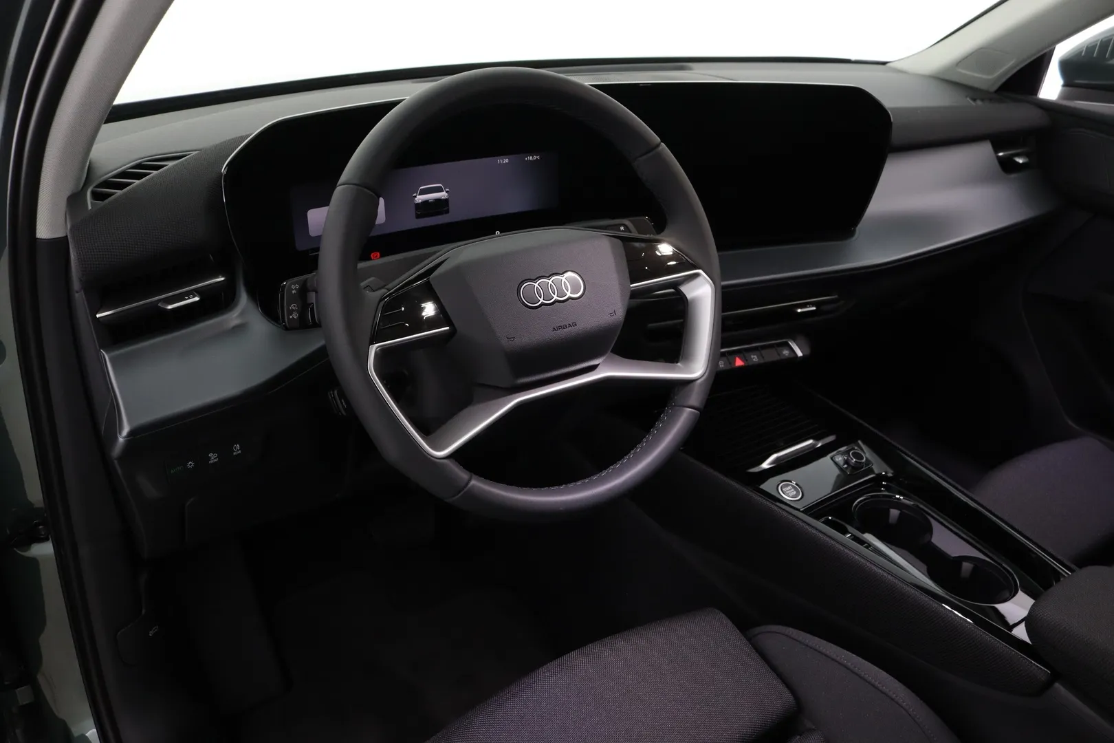 Audi Q3 FTF-624 carousel image